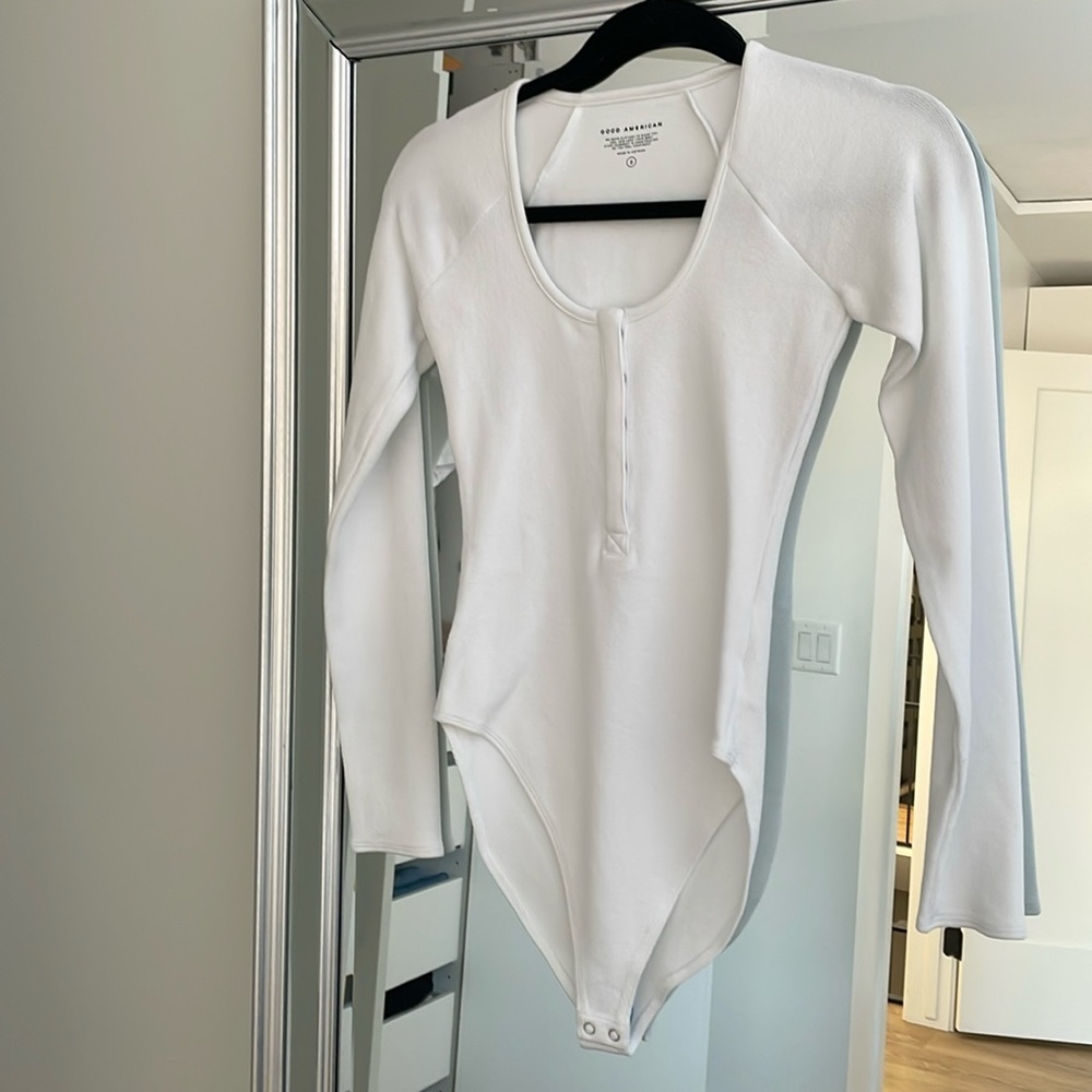 GOOD AMERICAN White Longsleeved Bodysuit